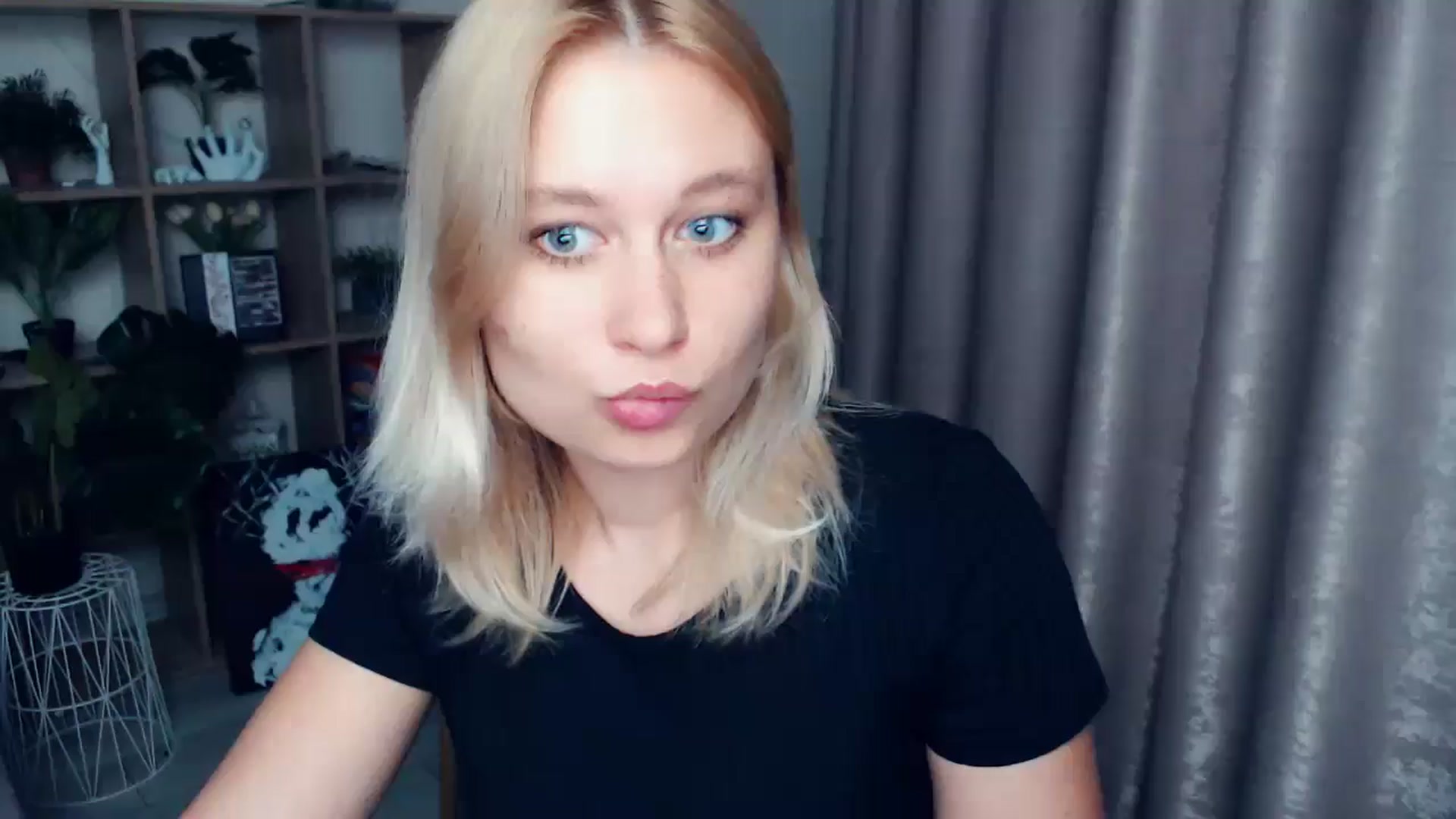 Gallery image thumbnail from Kukla_kolduna's myfreecams stream on, 06/06/2025, 18:38 image 20 of 20