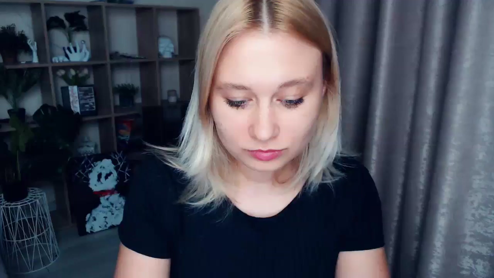 Gallery image thumbnail from Kukla_kolduna's myfreecams stream on, 06/06/2025, 18:38 image 14 of 20