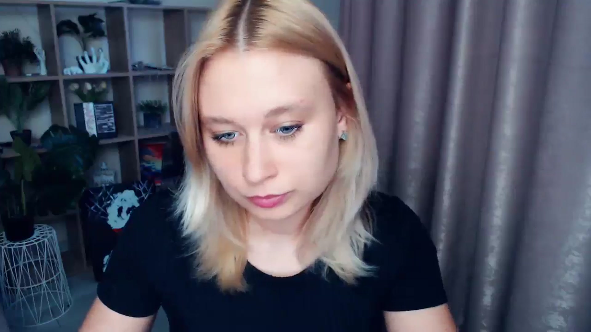 Gallery image thumbnail from Kukla_kolduna's myfreecams stream on, 06/06/2025, 18:38 image 2 of 20