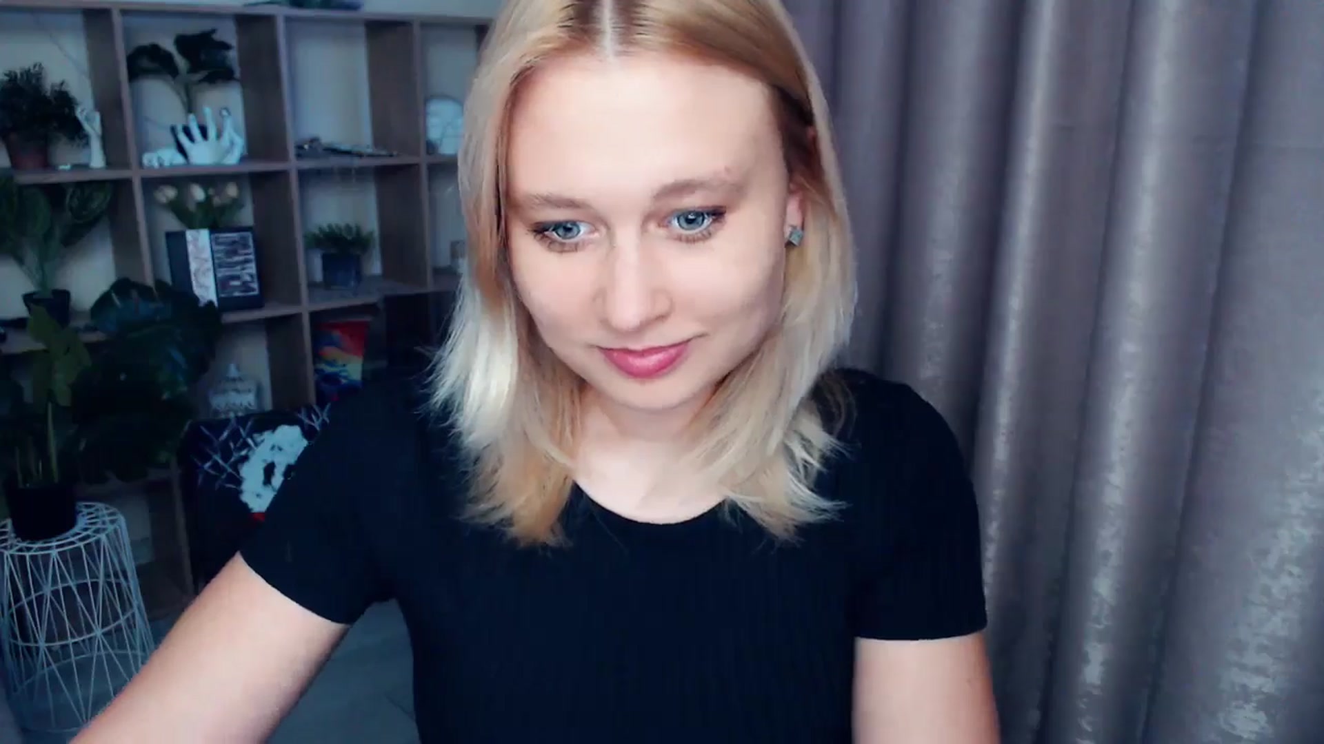 Gallery image thumbnail from Kukla_kolduna's myfreecams stream on, 06/06/2025, 18:38 image 3 of 20