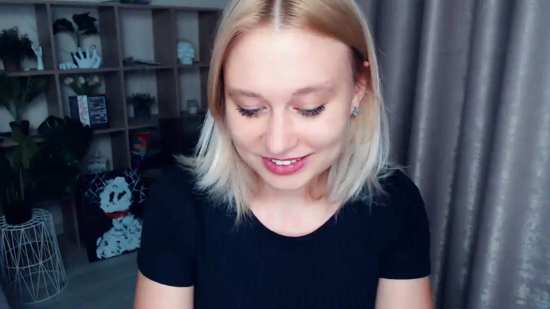 Gallery image thumbnail from Kukla_kolduna's myfreecams stream on, 06/06/2025, 18:38 image 12 of 20