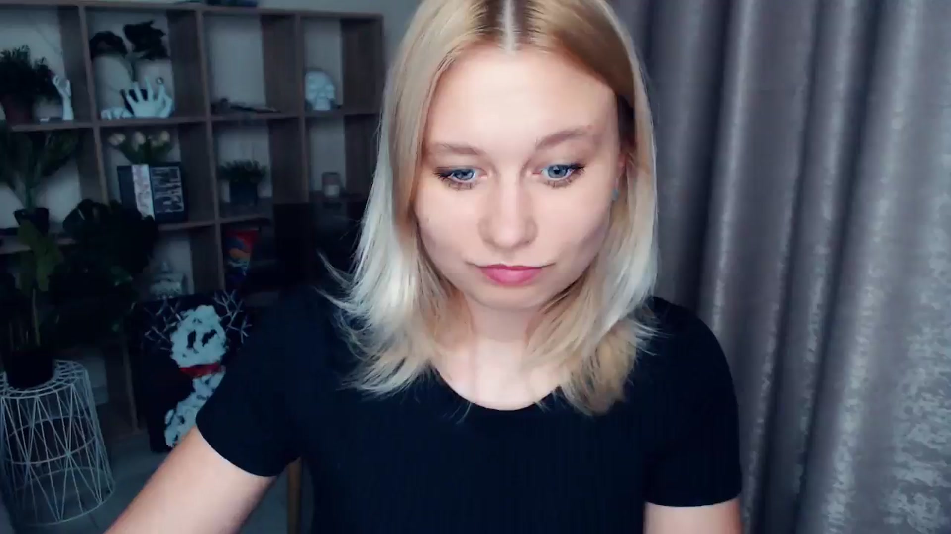 Gallery image thumbnail from Kukla_kolduna's myfreecams stream on, 06/06/2025, 18:38 image 15 of 20