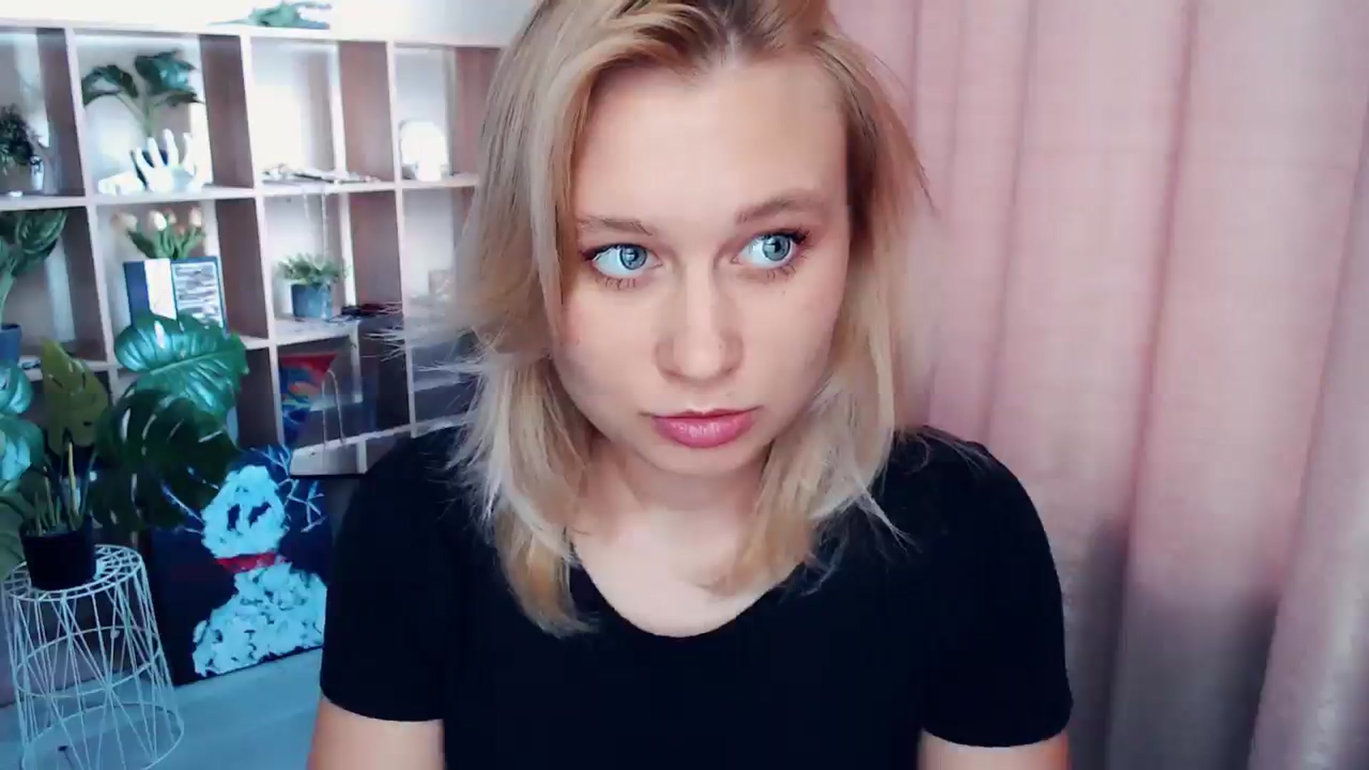 Gallery image thumbnail from Kukla_kolduna's myfreecams stream on, 06/07/2025, 17:27 image 14 of 20