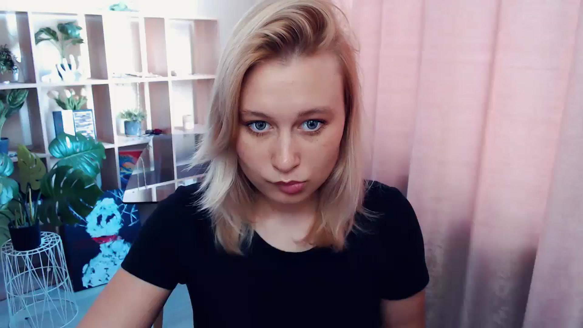 Gallery image thumbnail from Kukla_kolduna's myfreecams stream on, 06/07/2025, 17:27 image 1 of 20