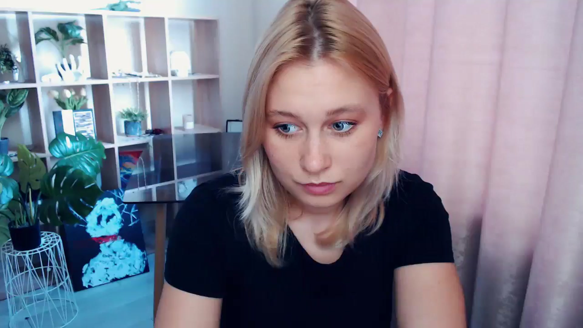 Gallery image thumbnail from Kukla_kolduna's myfreecams stream on, 06/07/2025, 17:27 image 4 of 20
