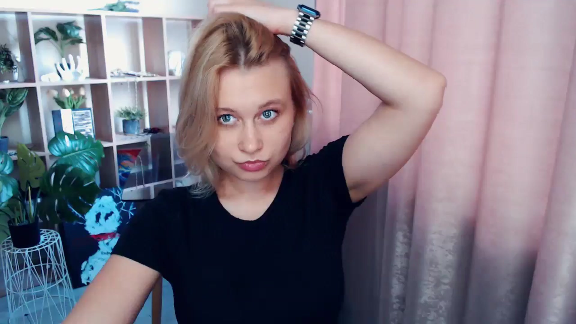Gallery image thumbnail from Kukla_kolduna's myfreecams stream on, 06/07/2025, 17:27 image 15 of 20