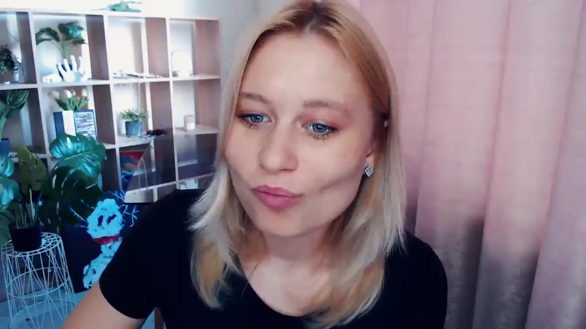 Gallery image thumbnail from Kukla_kolduna's myfreecams stream on, 06/07/2025, 17:27 image 7 of 20