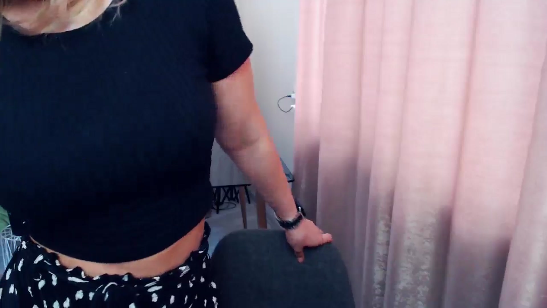 Gallery image thumbnail from Kukla_kolduna's myfreecams stream on, 06/07/2025, 17:27 image 13 of 20