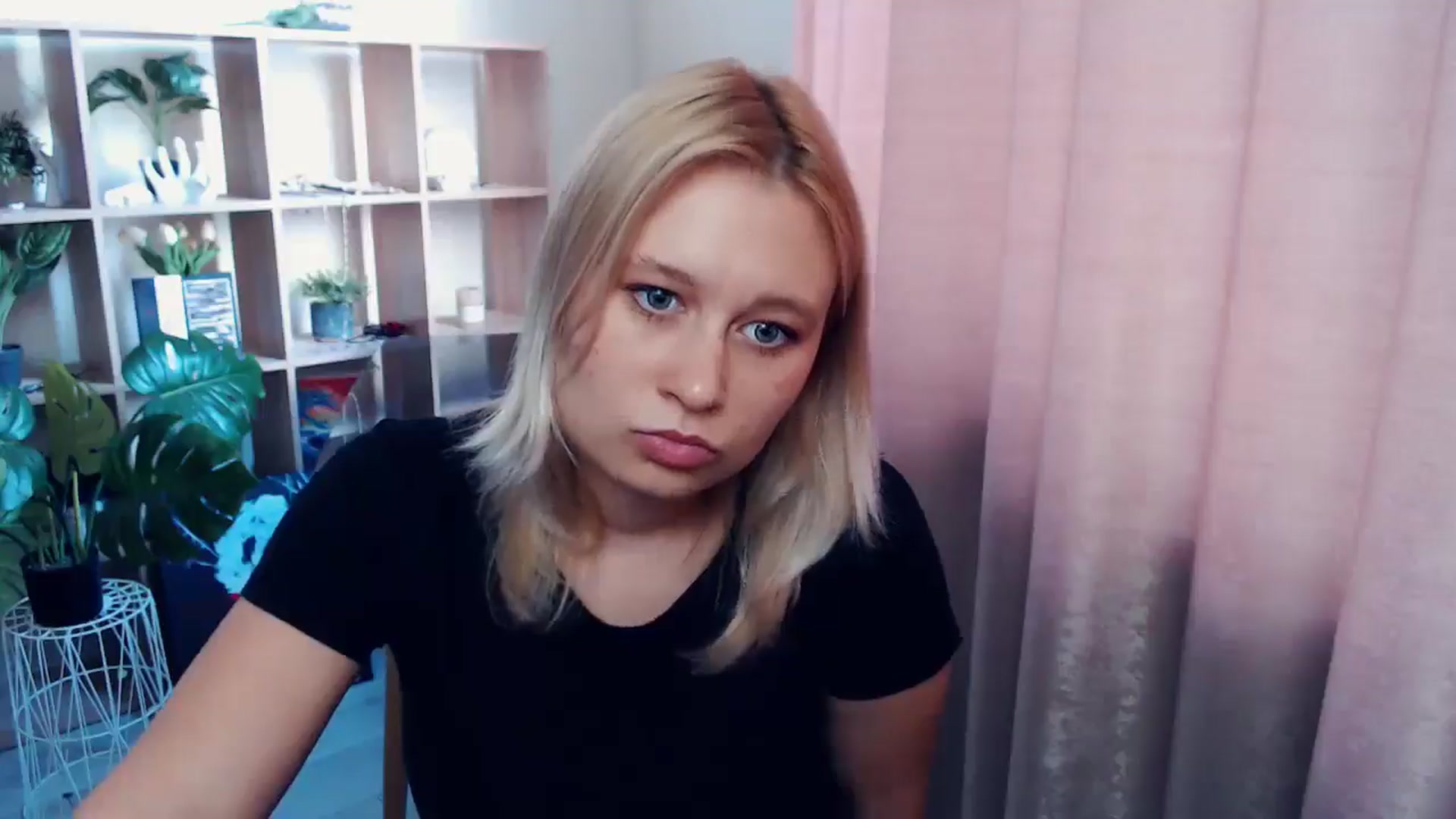 Gallery image thumbnail from Kukla_kolduna's myfreecams stream on, 06/07/2025, 17:27 image 9 of 20