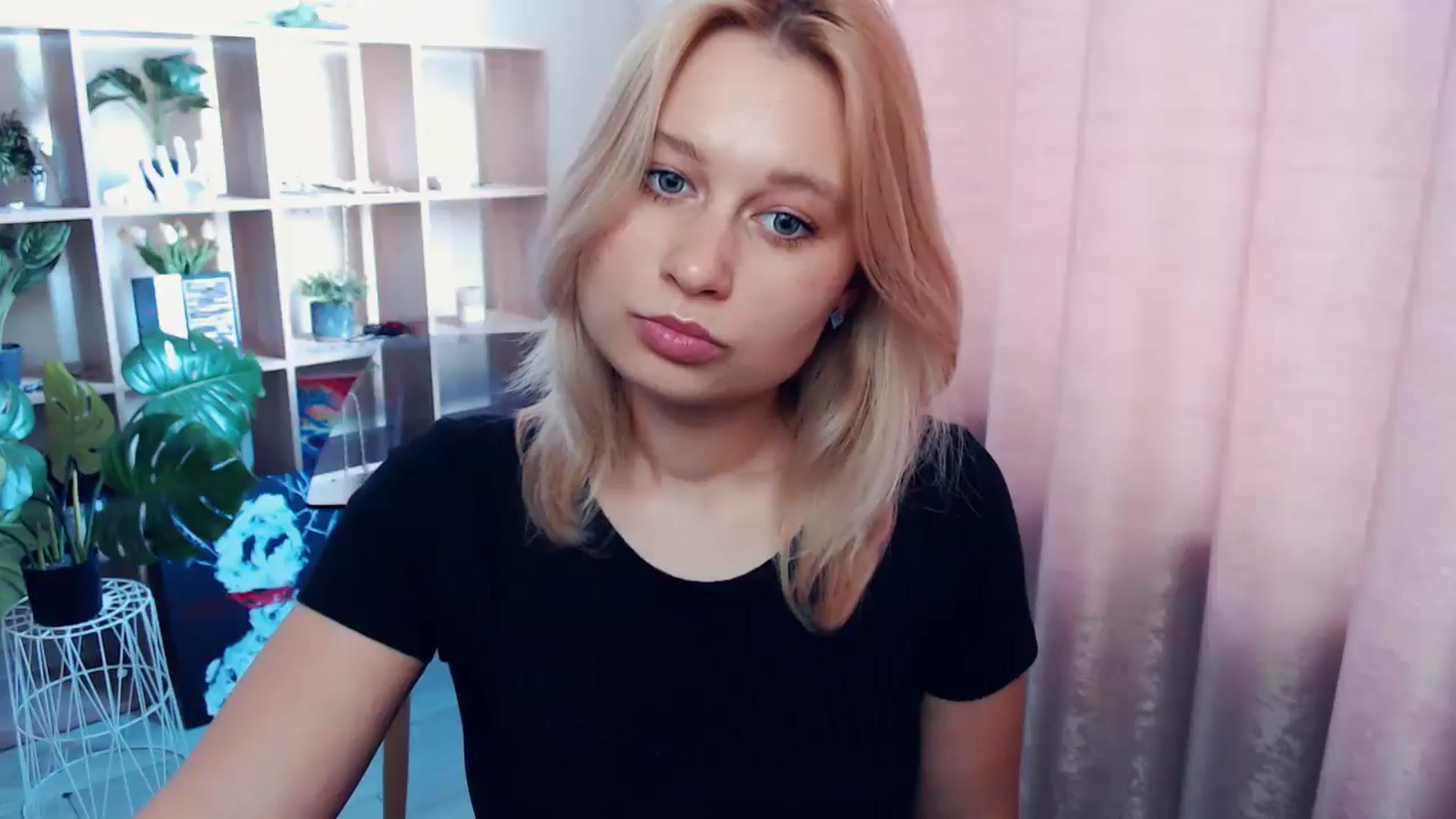 Gallery image thumbnail from Kukla_kolduna's myfreecams stream on, 06/07/2025, 17:27 image 2 of 20