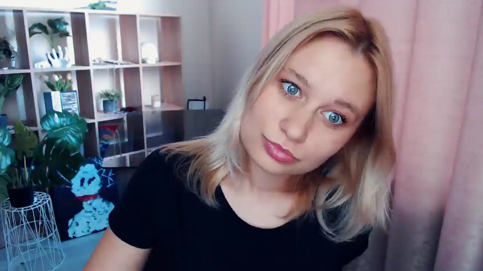 Gallery image thumbnail from Kukla_kolduna's myfreecams stream on, 06/07/2025, 17:27 image 12 of 20