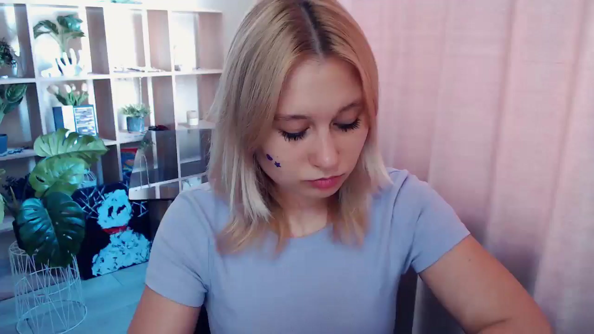 Gallery image thumbnail from Kukla_kolduna's myfreecams stream on, 06/08/2025, 15:39 image 1 of 20