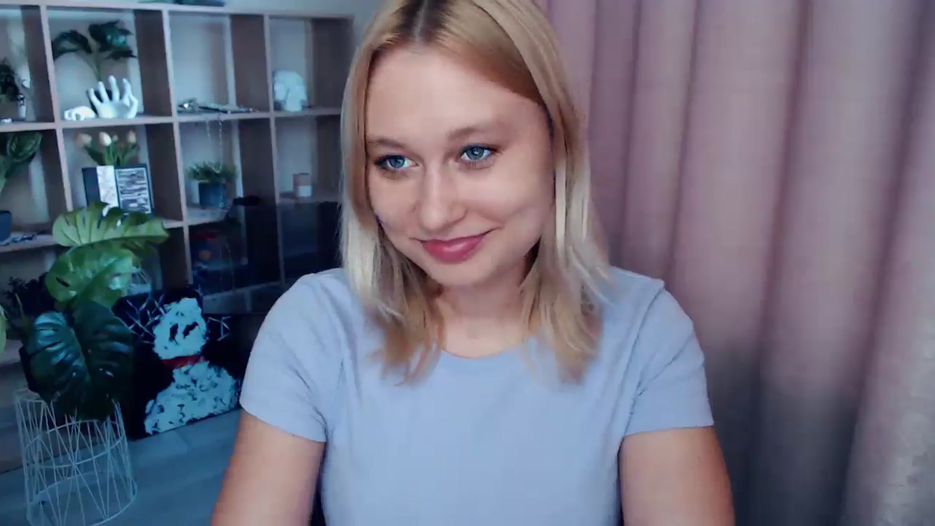 Gallery image thumbnail from Kukla_kolduna's myfreecams stream on, 06/08/2025, 15:39 image 16 of 20