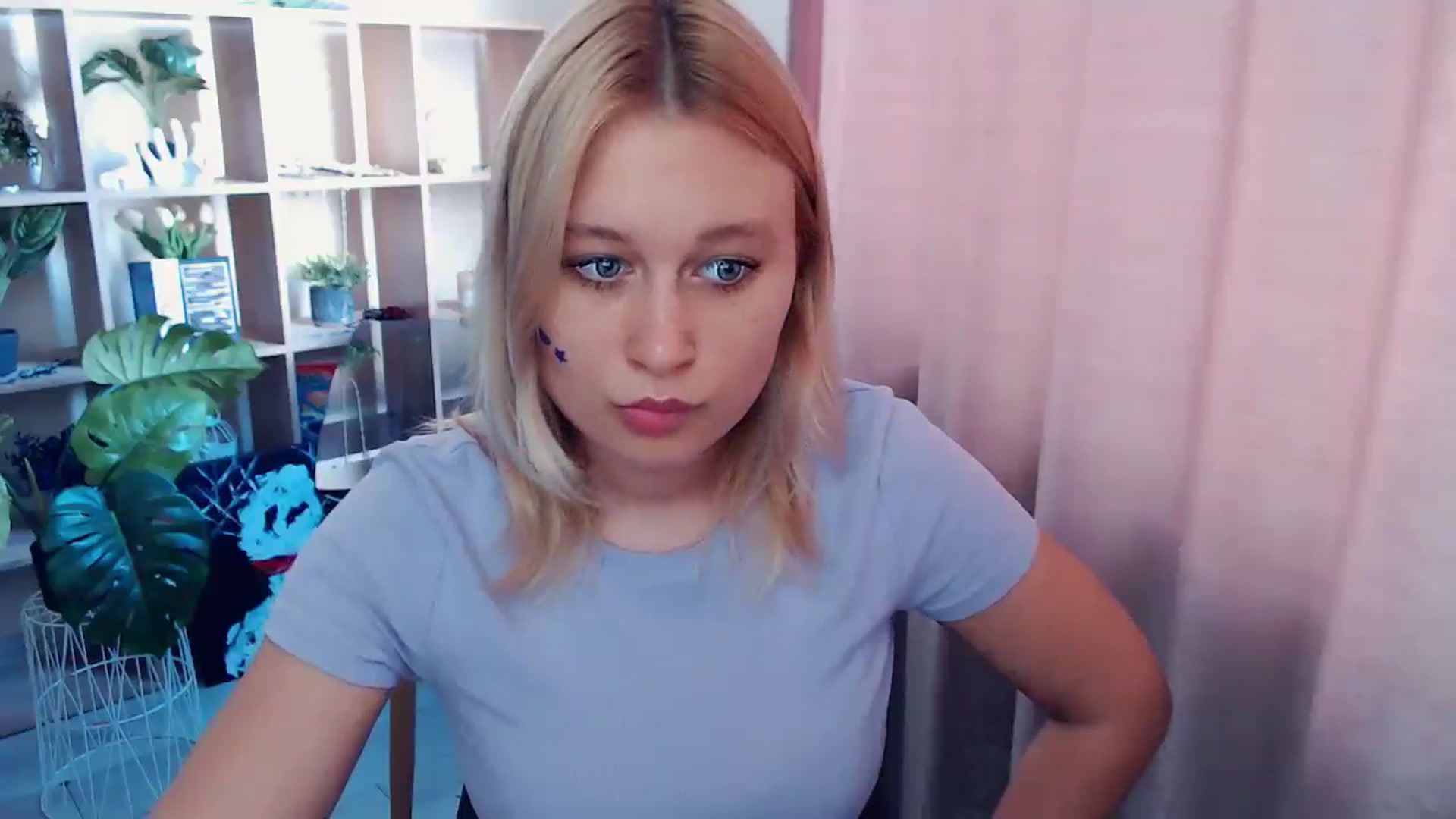 Gallery image thumbnail from Kukla_kolduna's myfreecams stream on, 06/08/2025, 15:39 image 6 of 20