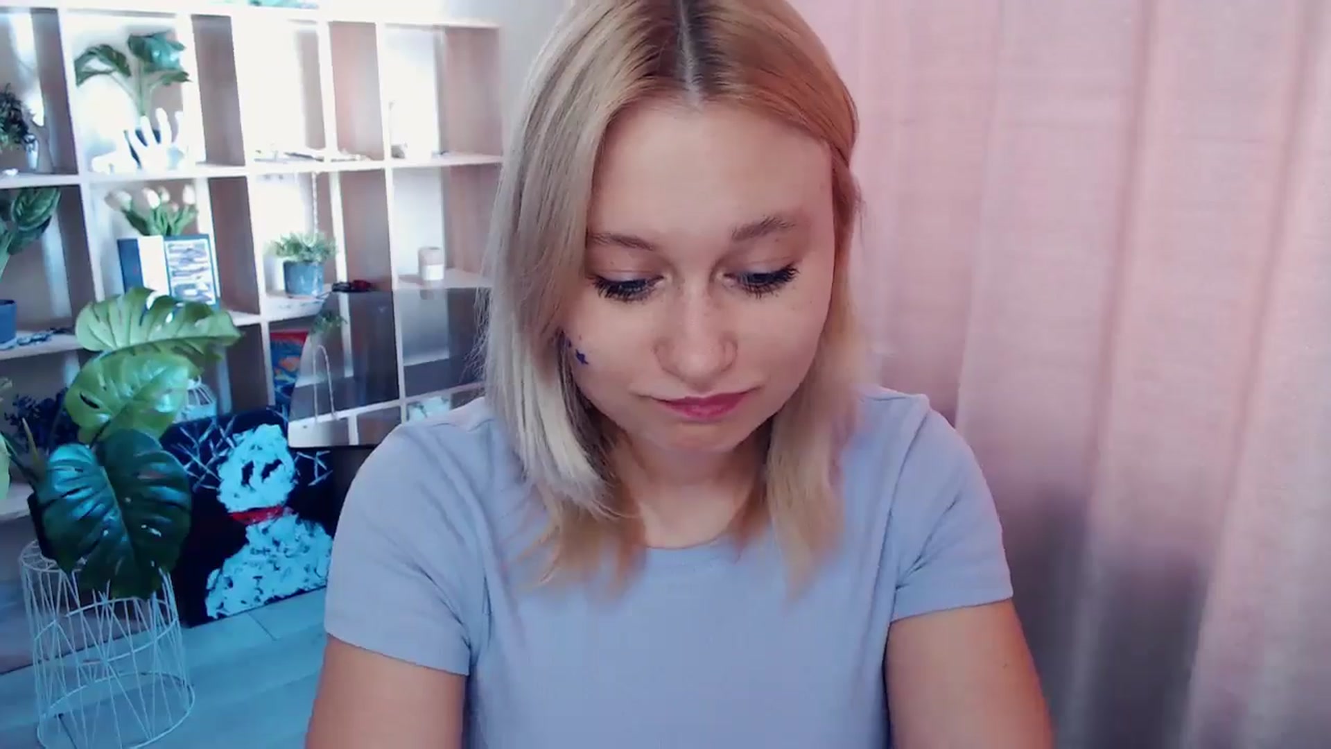 Gallery image thumbnail from Kukla_kolduna's myfreecams stream on, 06/08/2025, 15:39 image 2 of 20