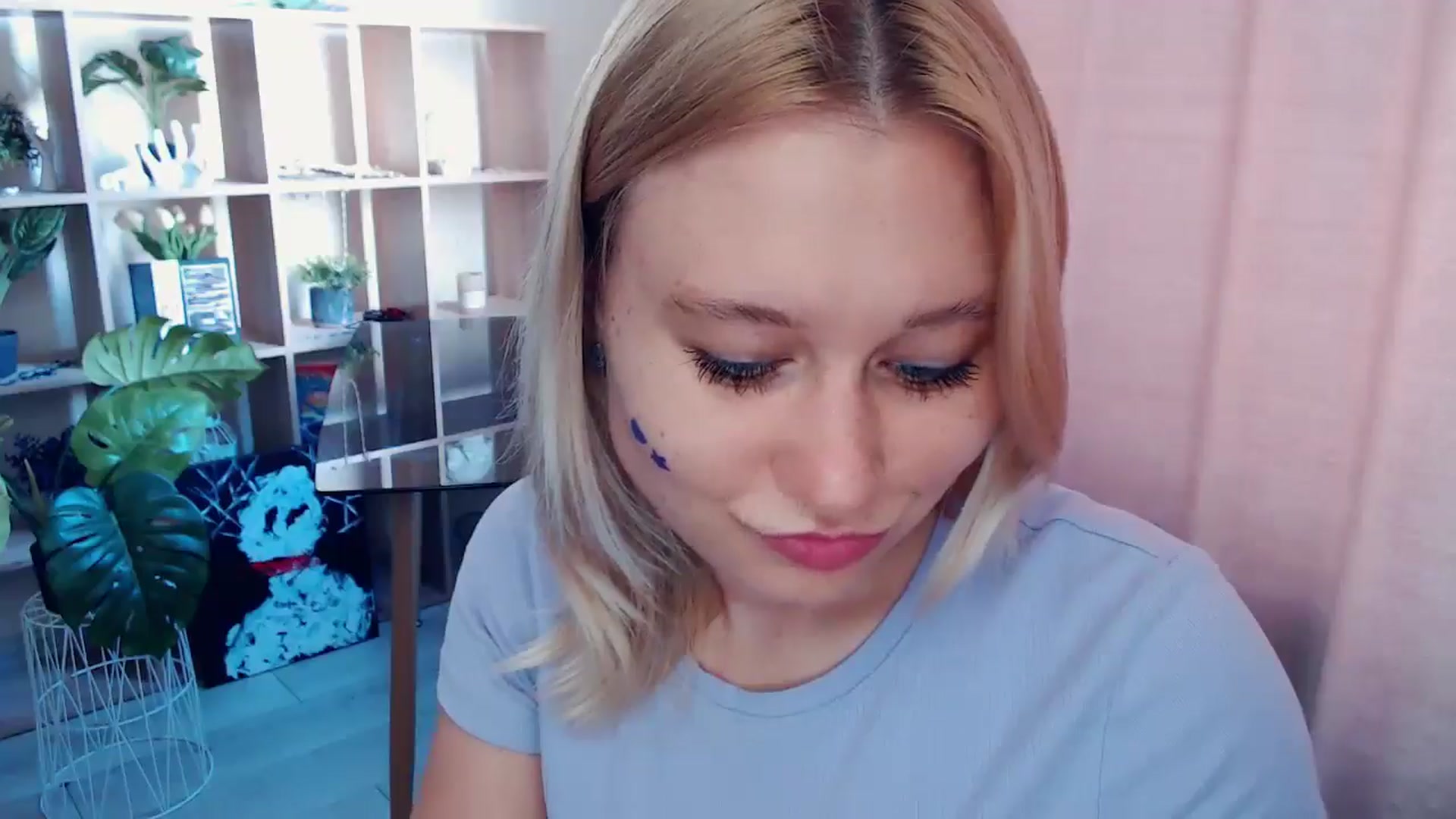 Gallery image thumbnail from Kukla_kolduna's myfreecams stream on, 06/08/2025, 15:39 image 4 of 20