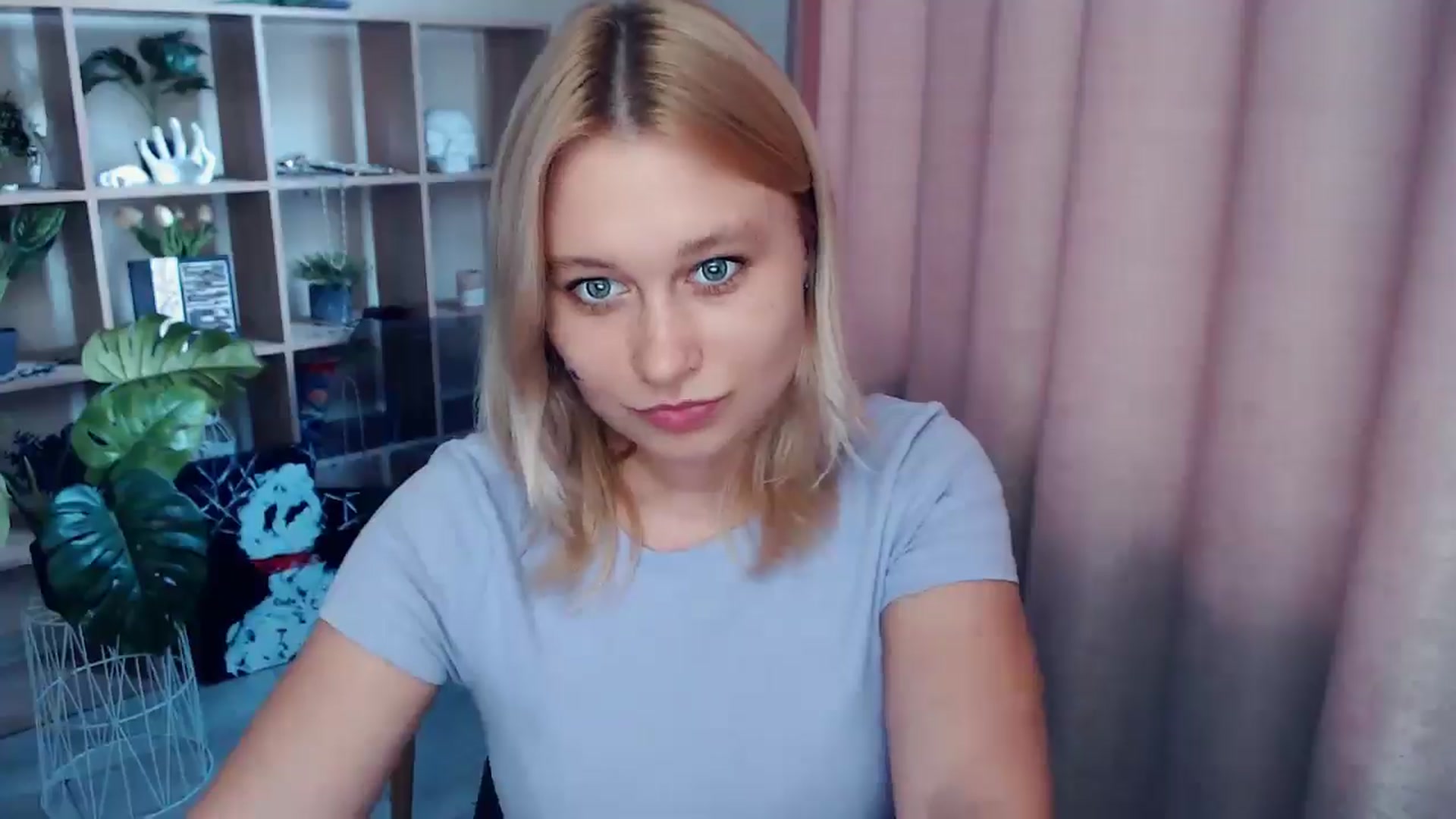 Gallery image thumbnail from Kukla_kolduna's myfreecams stream on, 06/08/2025, 15:39 image 15 of 20