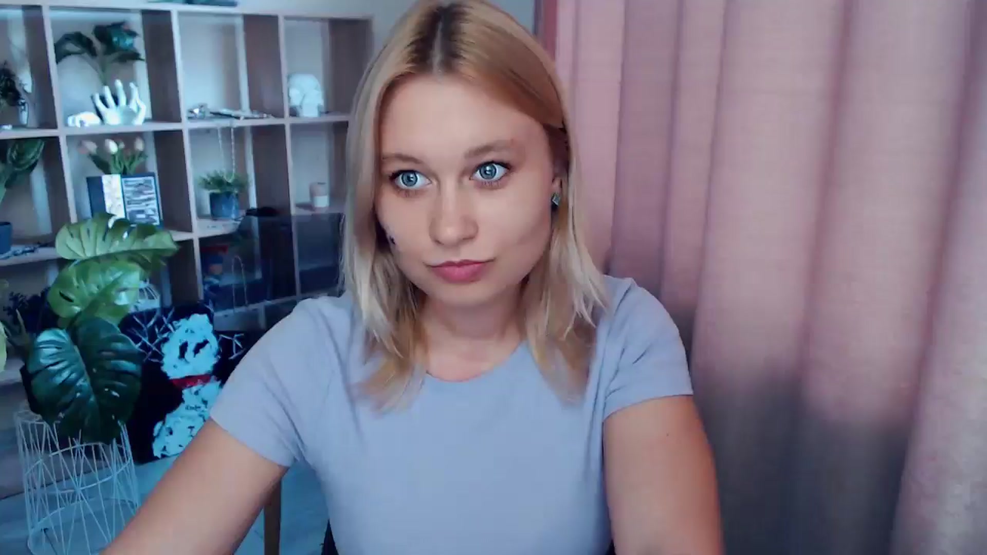Gallery image thumbnail from Kukla_kolduna's myfreecams stream on, 06/08/2025, 15:39 image 13 of 20