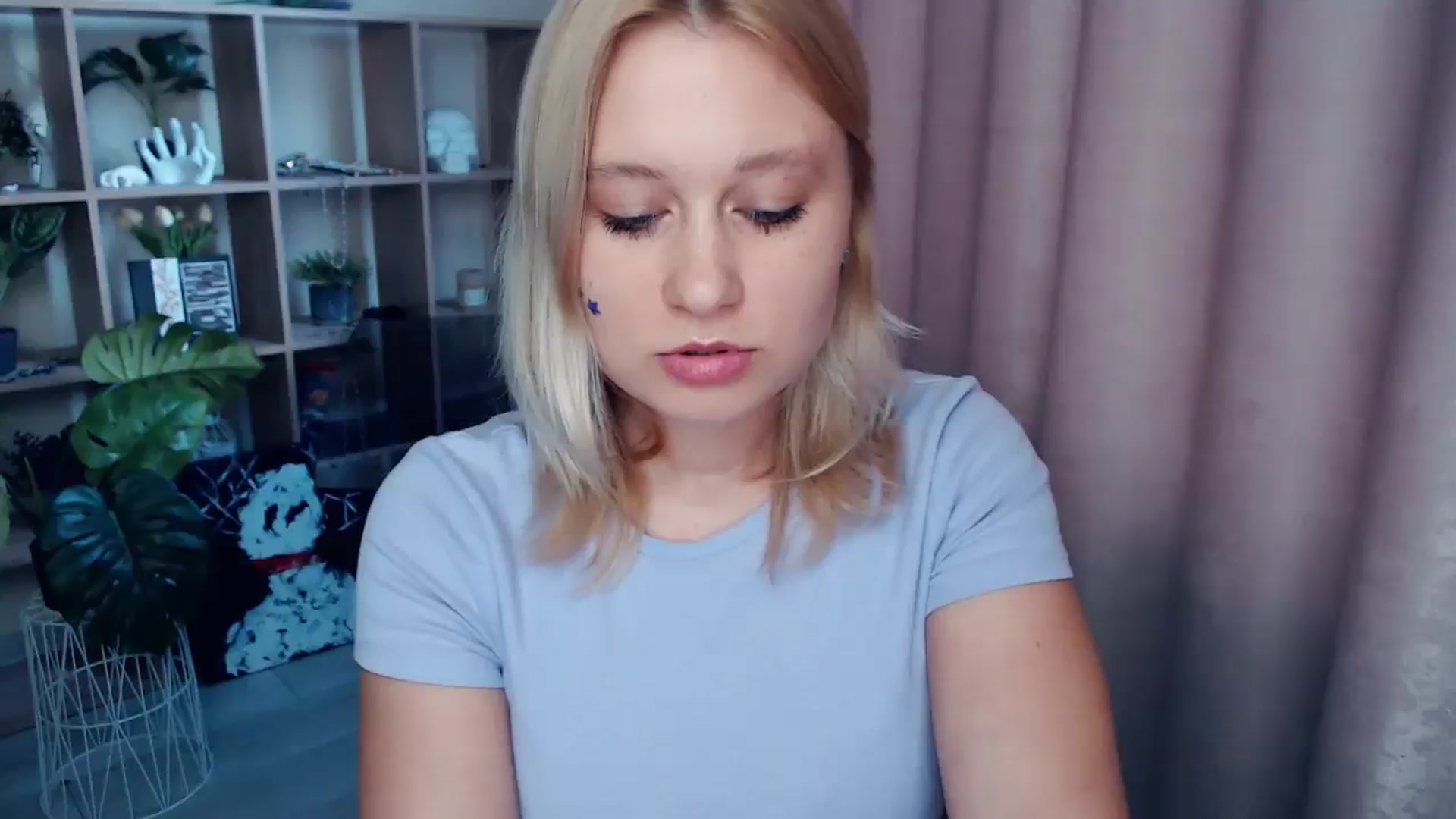 Gallery image thumbnail from Kukla_kolduna's myfreecams stream on, 06/08/2025, 15:39 image 18 of 20
