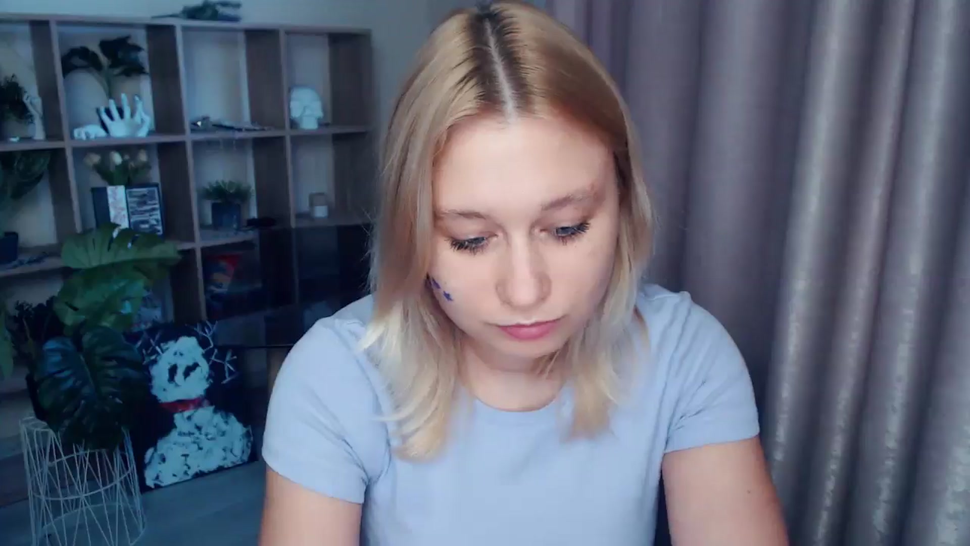 Gallery image thumbnail from Kukla_kolduna's myfreecams stream on, 06/08/2025, 18:10 image 3 of 20