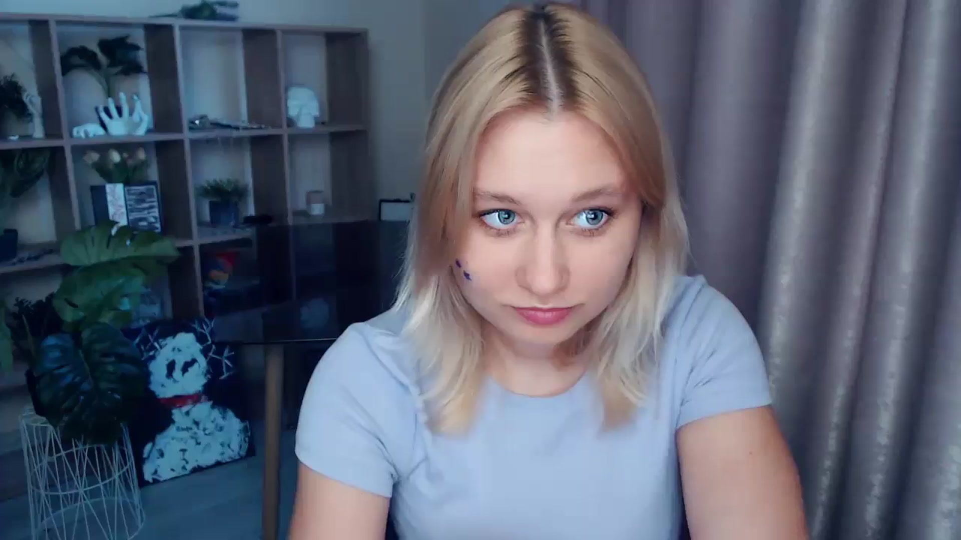 Gallery image thumbnail from Kukla_kolduna's myfreecams stream on, 06/08/2025, 18:10 image 5 of 20