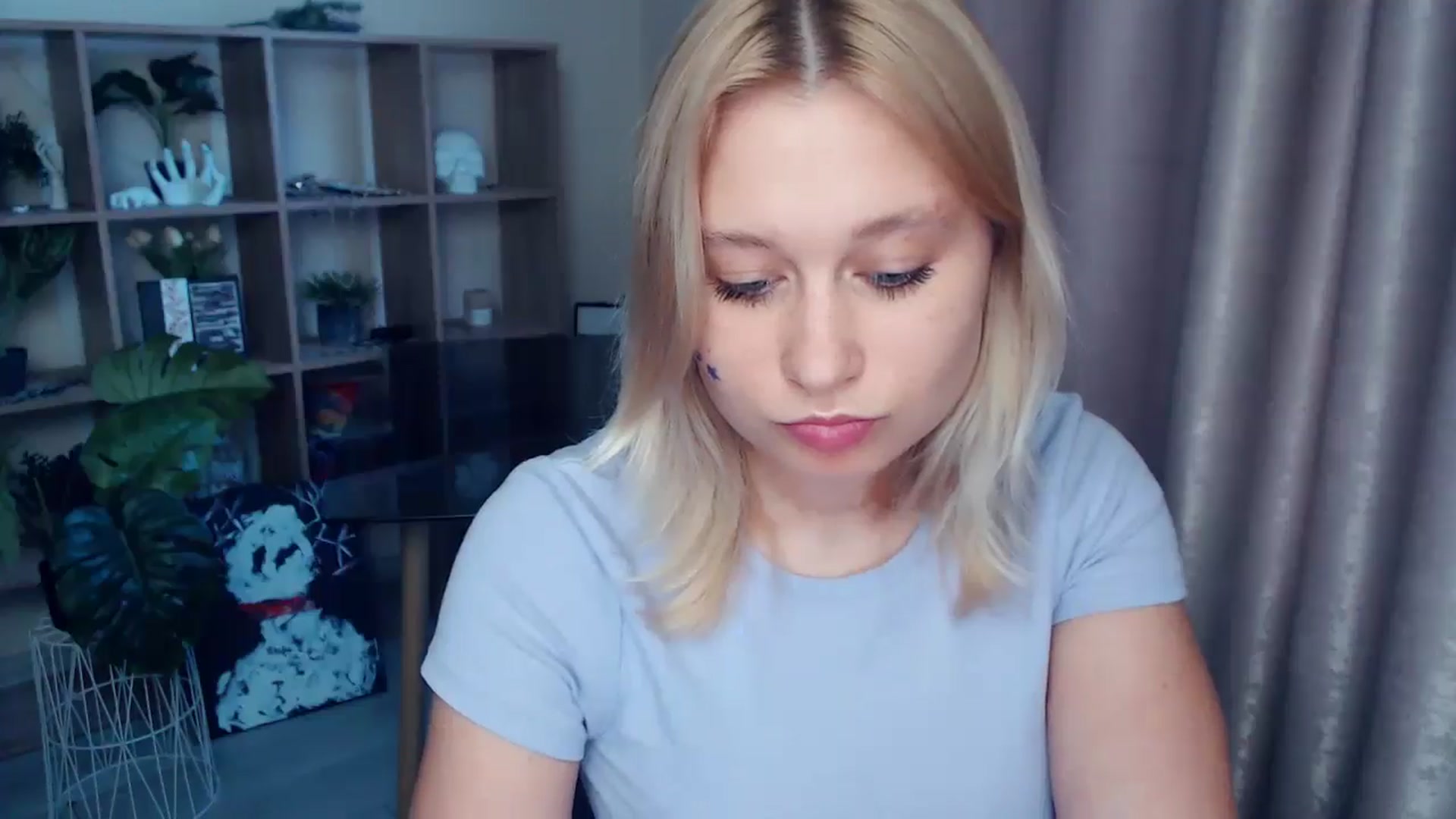 Gallery image thumbnail from Kukla_kolduna's myfreecams stream on, 06/08/2025, 18:10 image 4 of 20
