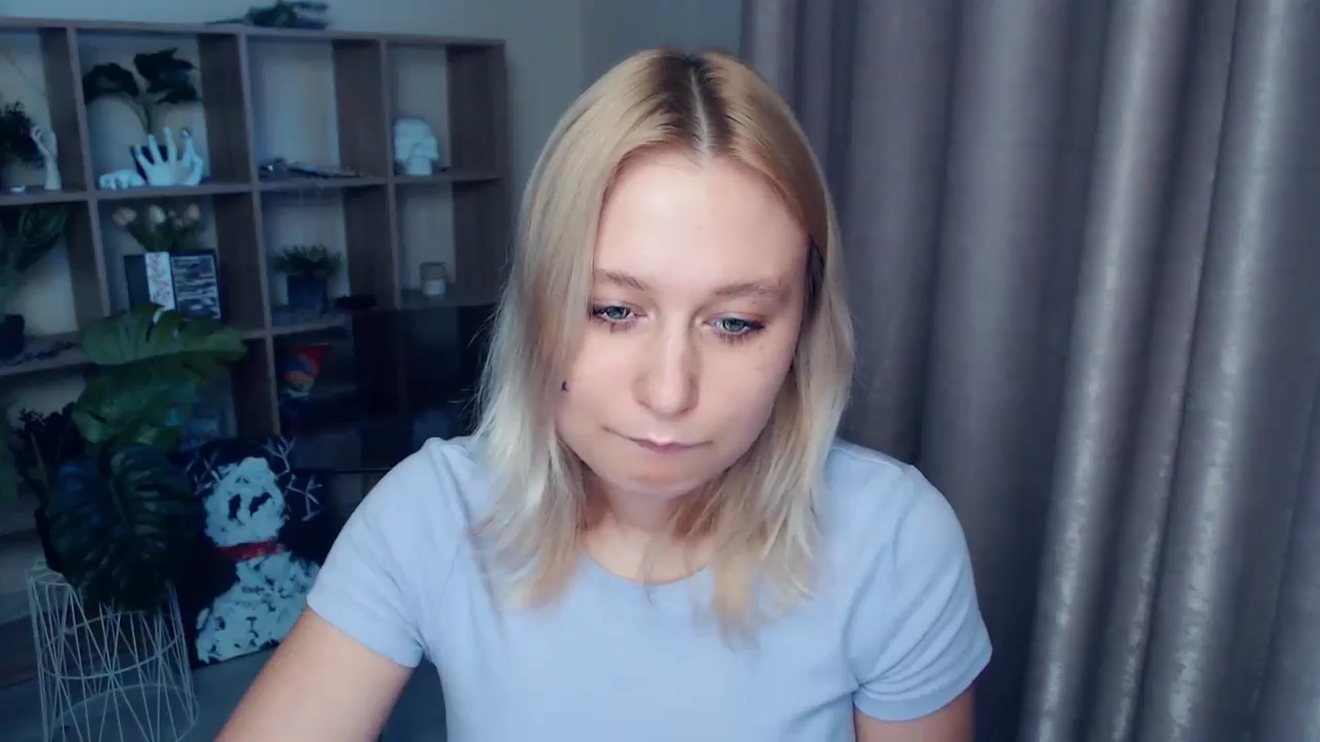 Gallery image thumbnail from Kukla_kolduna's myfreecams stream on, 06/08/2025, 18:10 image 18 of 20