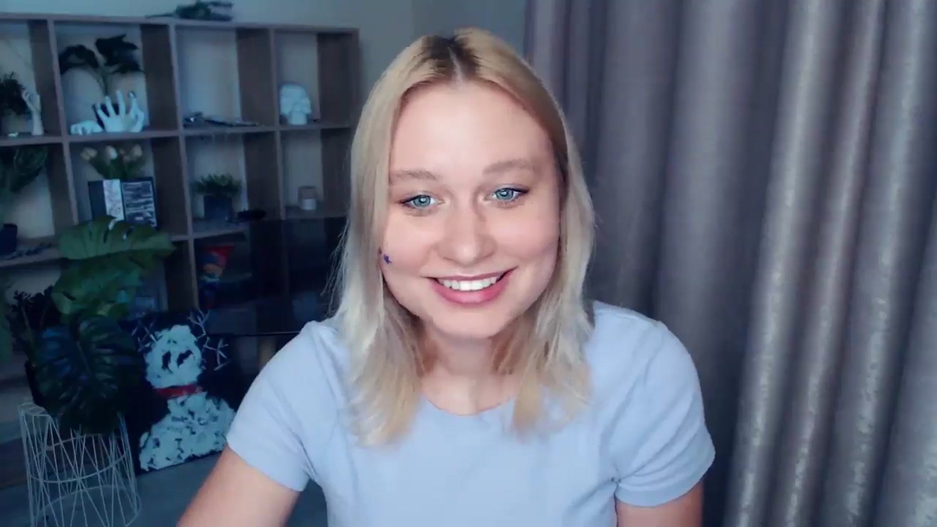 Gallery image thumbnail from Kukla_kolduna's myfreecams stream on, 06/08/2025, 18:10 image 16 of 20