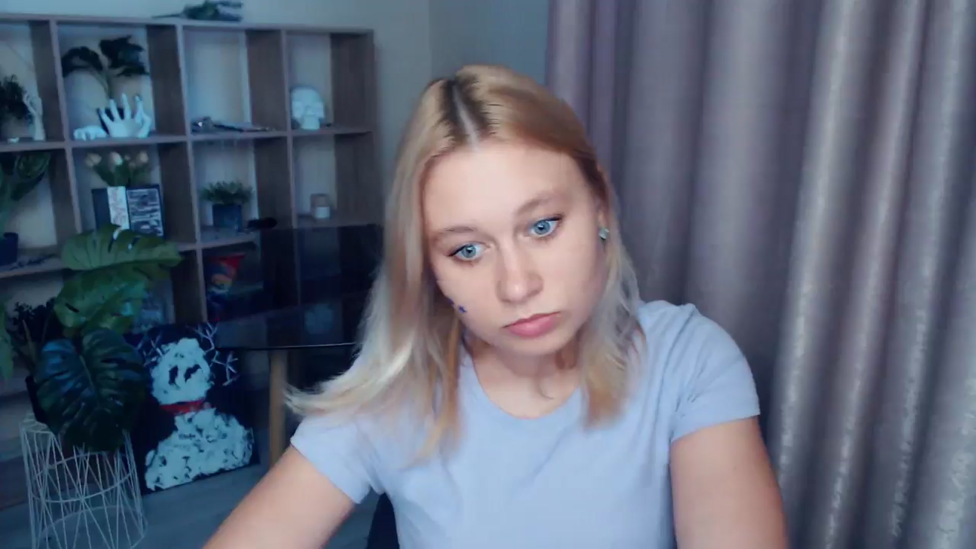 Gallery image thumbnail from Kukla_kolduna's myfreecams stream on, 06/08/2025, 18:10 image 11 of 20
