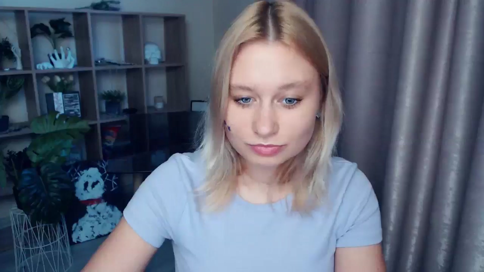 Gallery image thumbnail from Kukla_kolduna's myfreecams stream on, 06/08/2025, 18:10 image 15 of 20