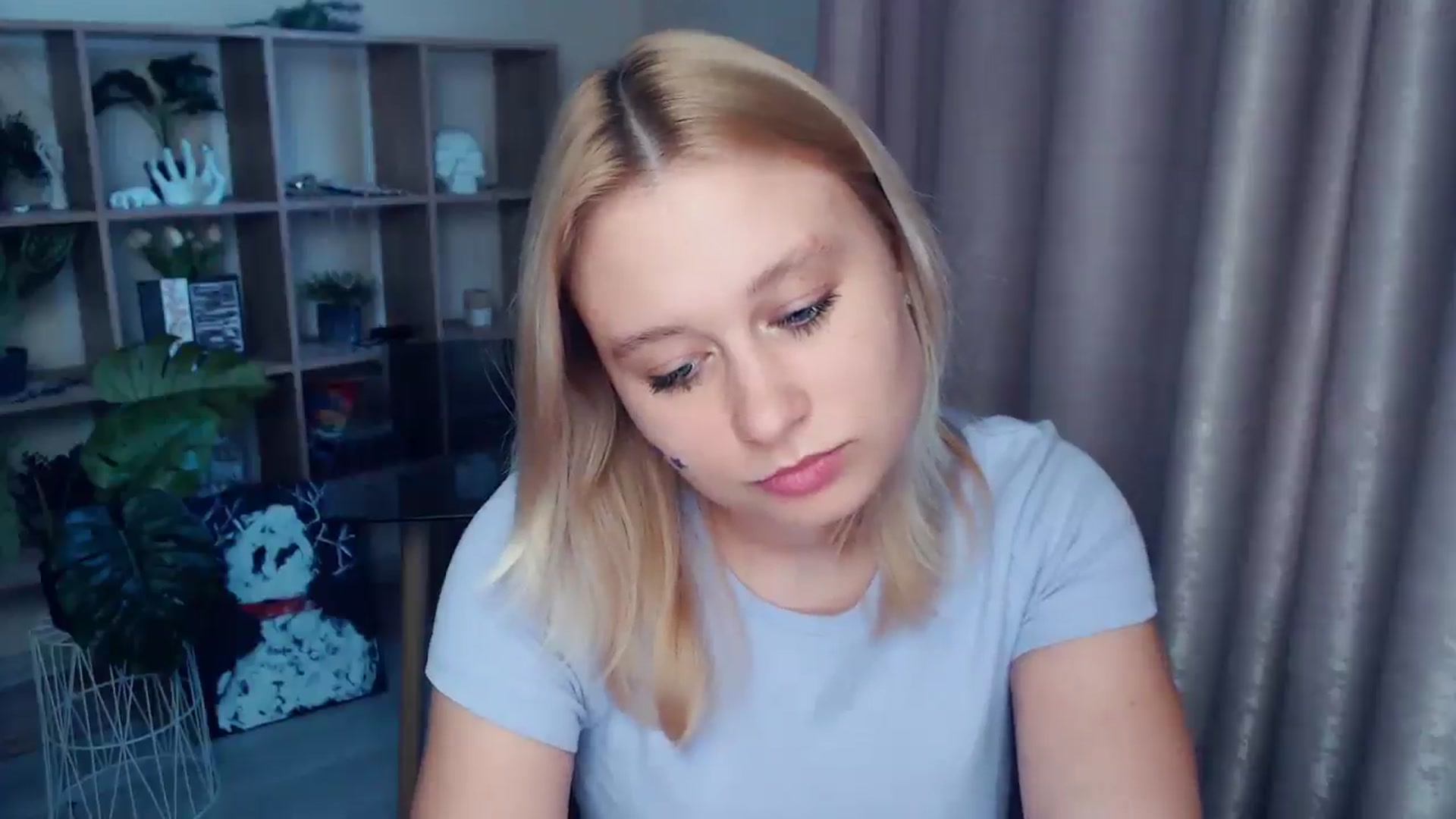 Gallery image thumbnail from Kukla_kolduna's myfreecams stream on, 06/08/2025, 18:10 image 2 of 20