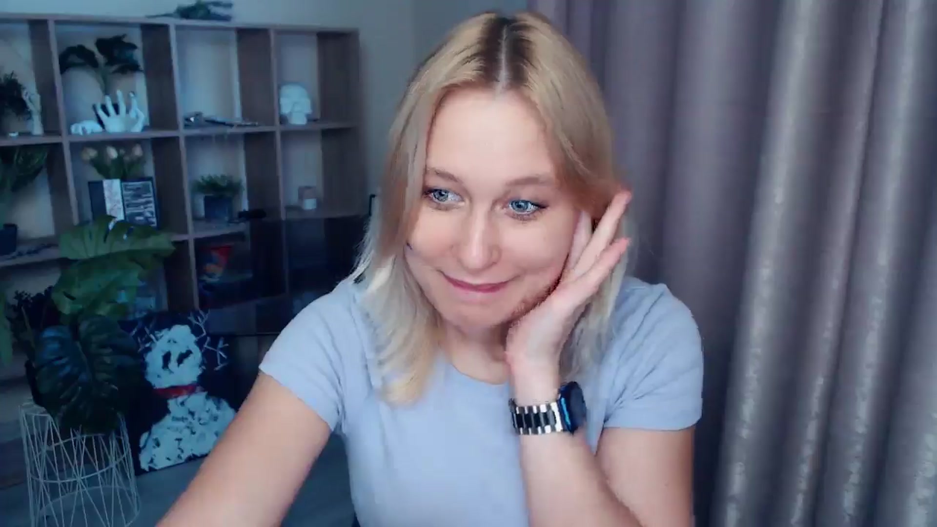 Gallery image thumbnail from Kukla_kolduna's myfreecams stream on, 06/08/2025, 18:10 image 8 of 20