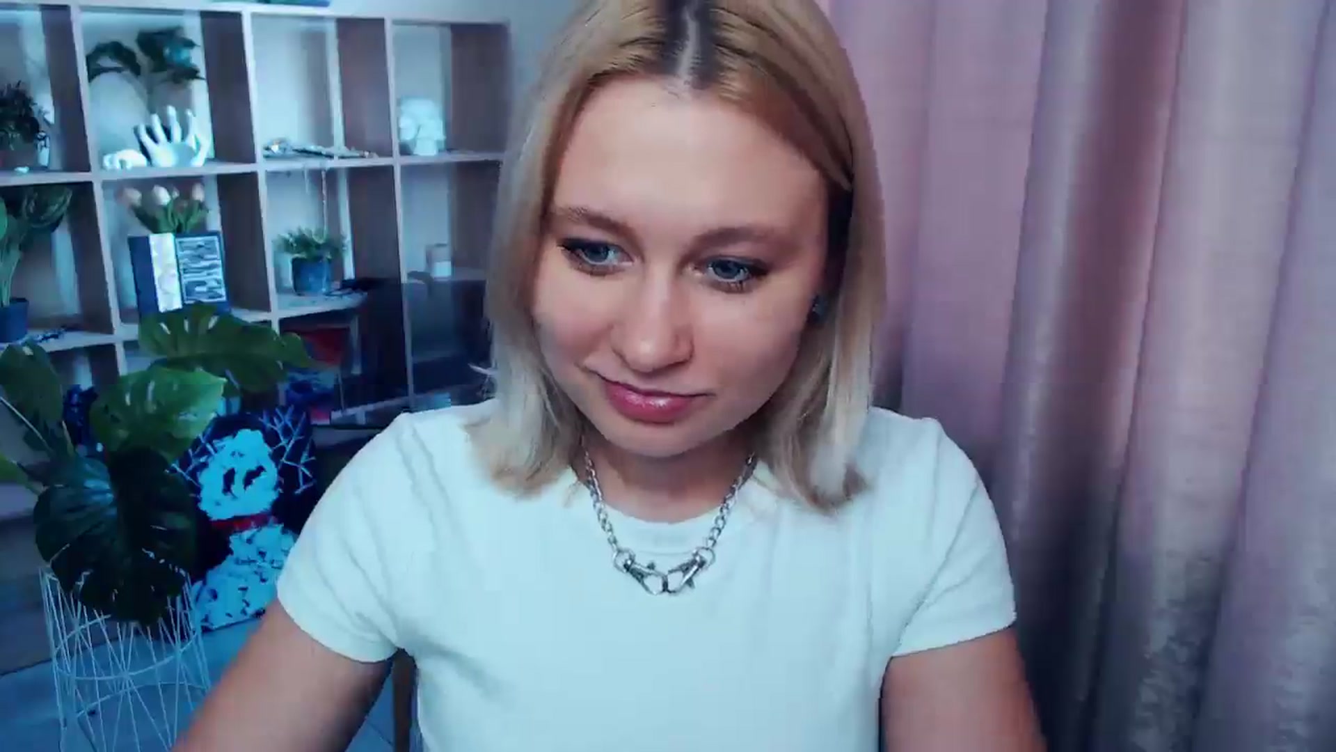 Gallery image thumbnail from Kukla_kolduna's myfreecams stream on, 06/11/2025, 14:53 image 14 of 20