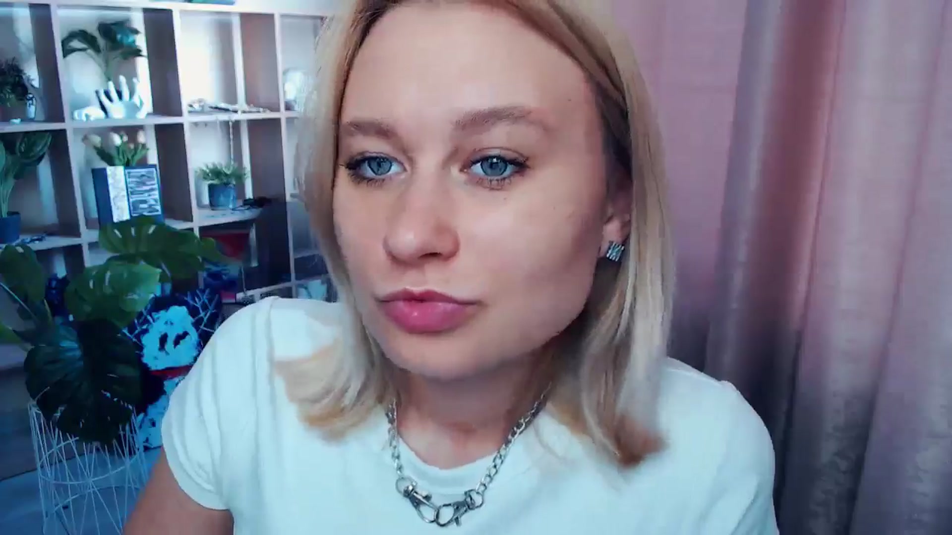 Gallery image thumbnail from Kukla_kolduna's myfreecams stream on, 06/11/2025, 14:53 image 12 of 20