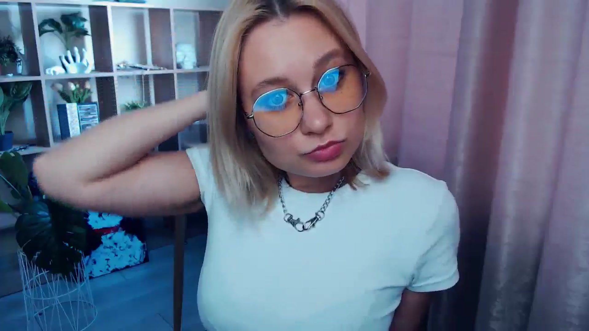 Gallery image thumbnail from Kukla_kolduna's myfreecams stream on, 06/11/2025, 14:53 image 6 of 20