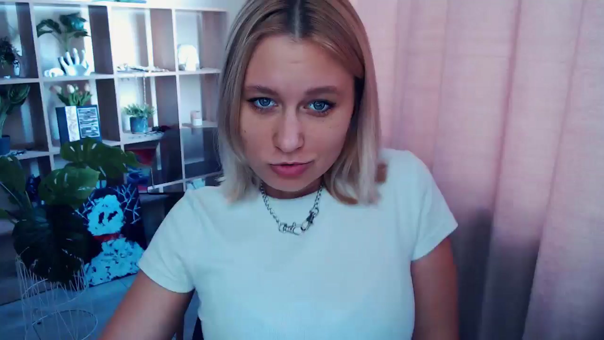 Gallery image thumbnail from Kukla_kolduna's myfreecams stream on, 06/11/2025, 14:53 image 1 of 20