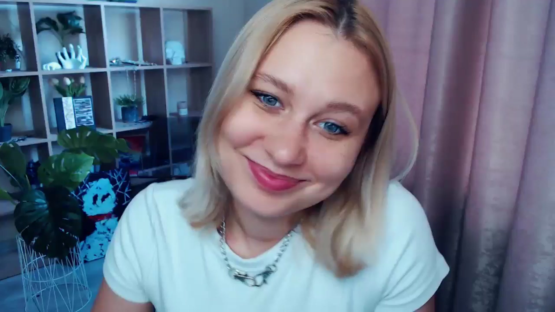 Gallery image thumbnail from Kukla_kolduna's myfreecams stream on, 06/11/2025, 14:53 image 19 of 20