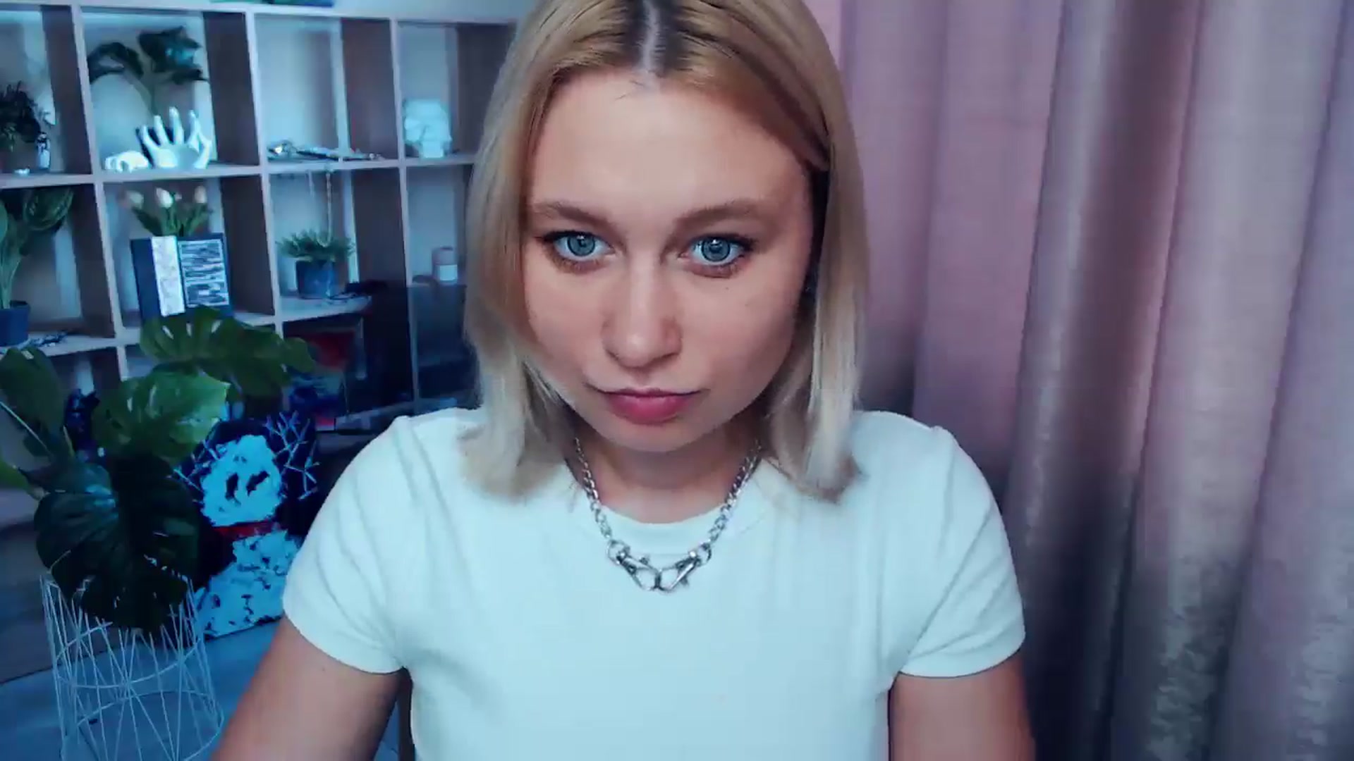 Gallery image thumbnail from Kukla_kolduna's myfreecams stream on, 06/11/2025, 14:53 image 18 of 20