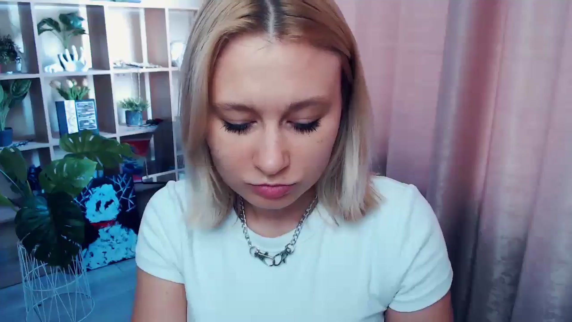 Gallery image thumbnail from Kukla_kolduna's myfreecams stream on, 06/11/2025, 14:53 image 9 of 20