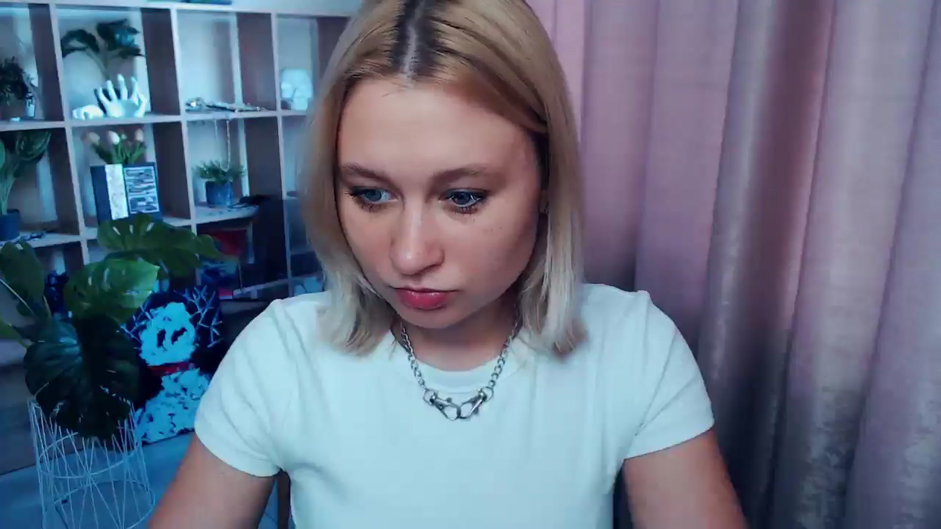 Gallery image thumbnail from Kukla_kolduna's myfreecams stream on, 06/11/2025, 14:53 image 15 of 20
