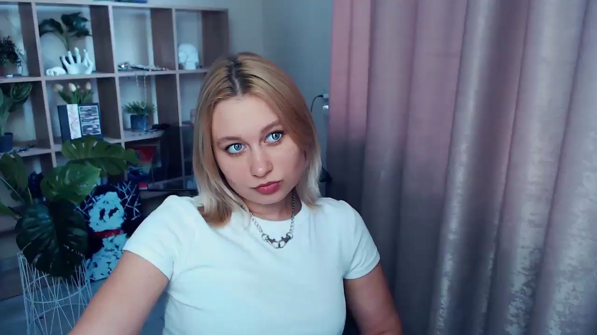Gallery image thumbnail from Kukla_kolduna's myfreecams stream on, 06/11/2025, 15:36 image 9 of 20
