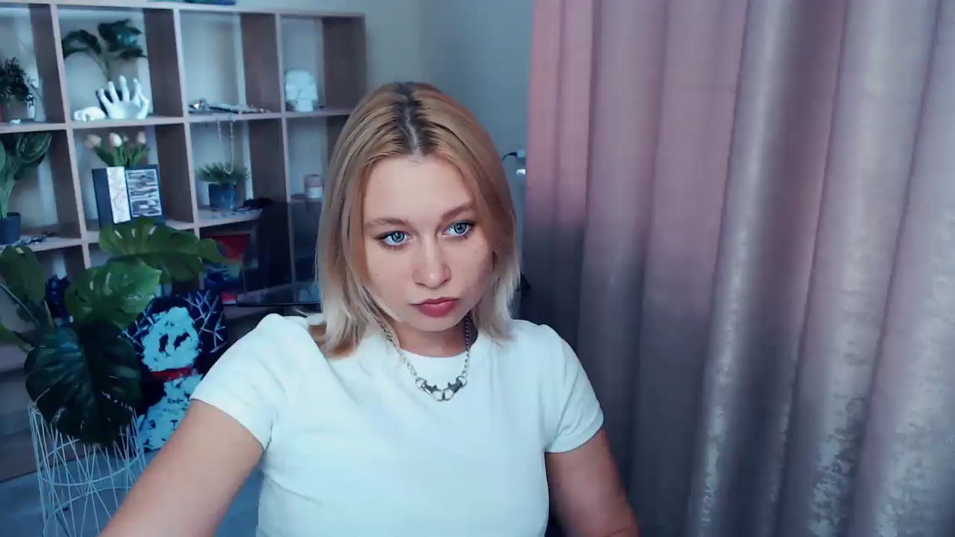 Gallery image thumbnail from Kukla_kolduna's myfreecams stream on, 06/11/2025, 15:36 image 14 of 20
