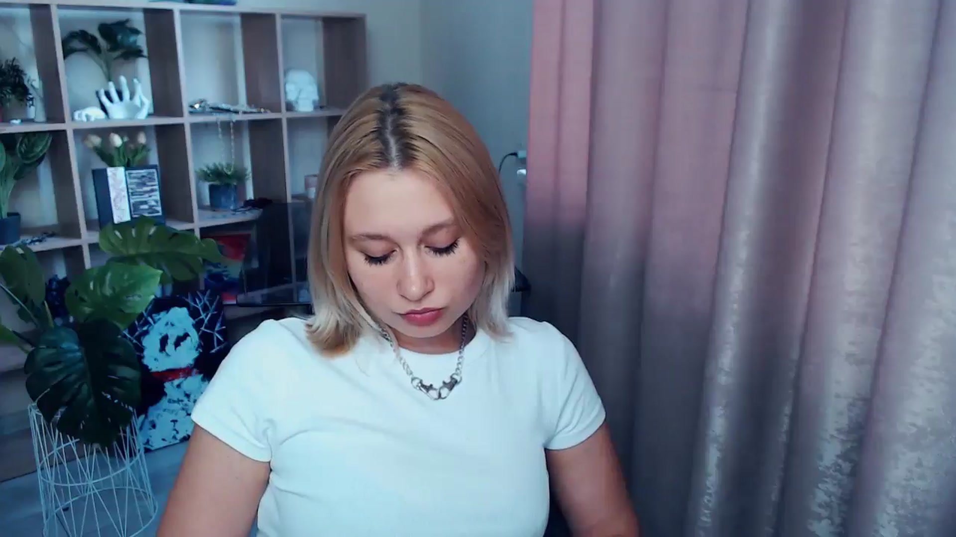 Gallery image thumbnail from Kukla_kolduna's myfreecams stream on, 06/11/2025, 15:36 image 11 of 20