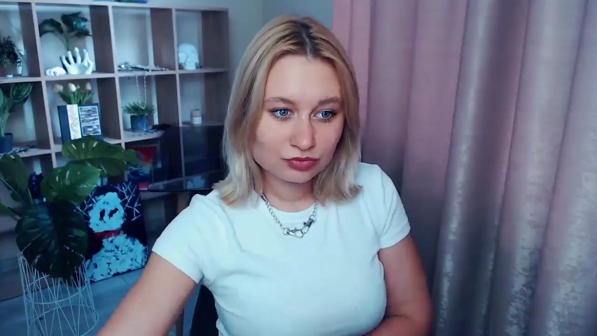 Gallery image thumbnail from Kukla_kolduna's myfreecams stream on, 06/11/2025, 15:36 image 5 of 20