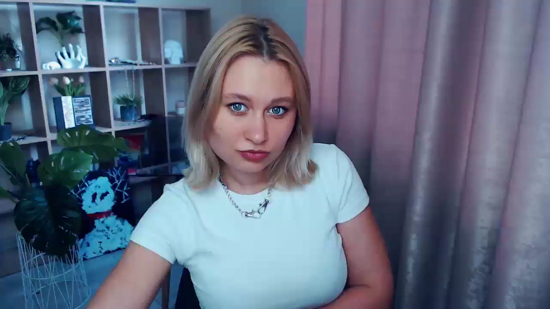 Gallery image thumbnail from Kukla_kolduna's myfreecams stream on, 06/11/2025, 15:36 image 4 of 20
