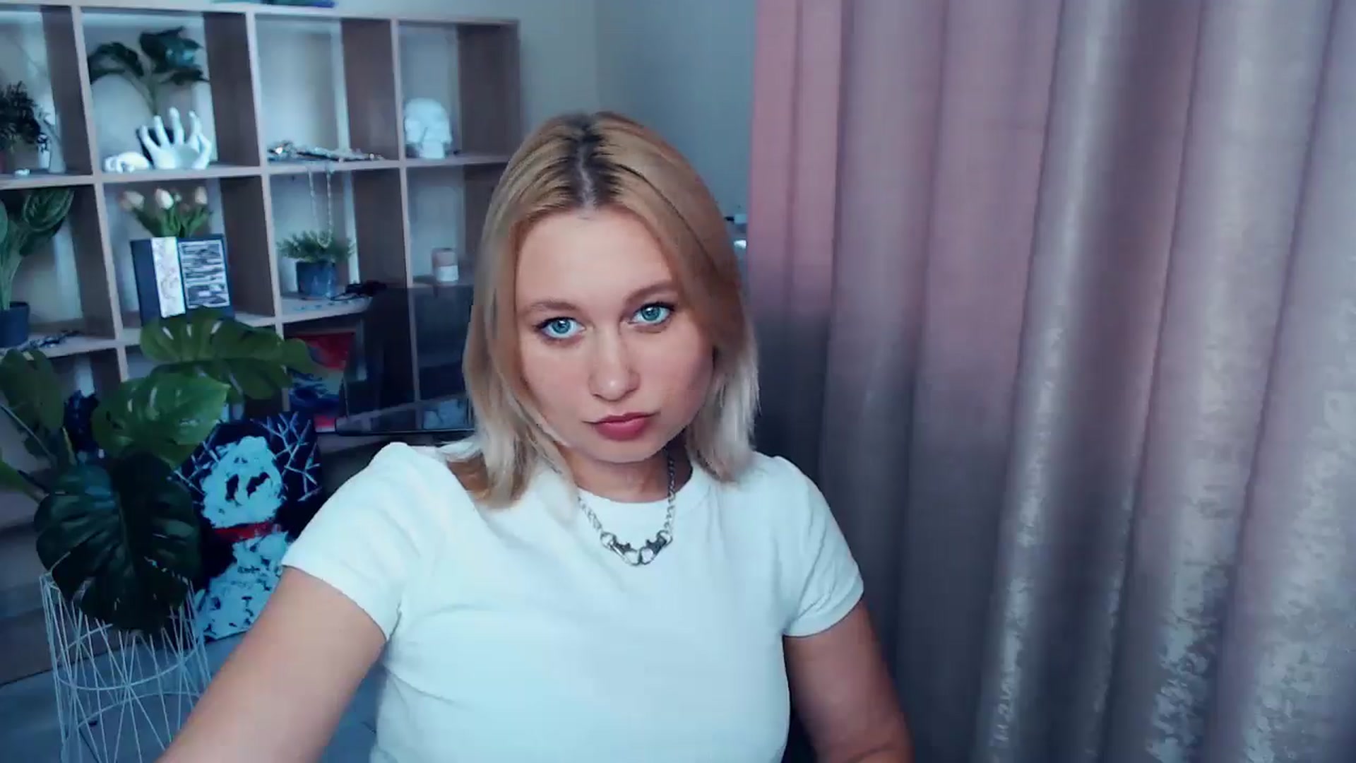 Gallery image thumbnail from Kukla_kolduna's myfreecams stream on, 06/11/2025, 15:36 image 7 of 20