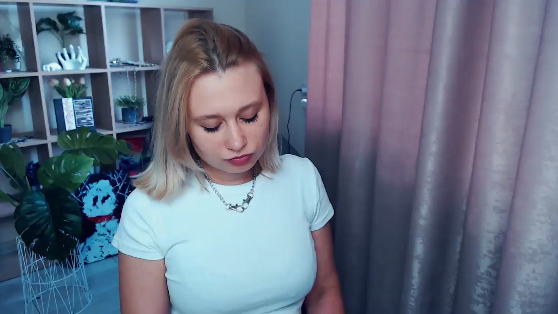 Gallery image thumbnail from Kukla_kolduna's myfreecams stream on, 06/11/2025, 15:36 image 19 of 20