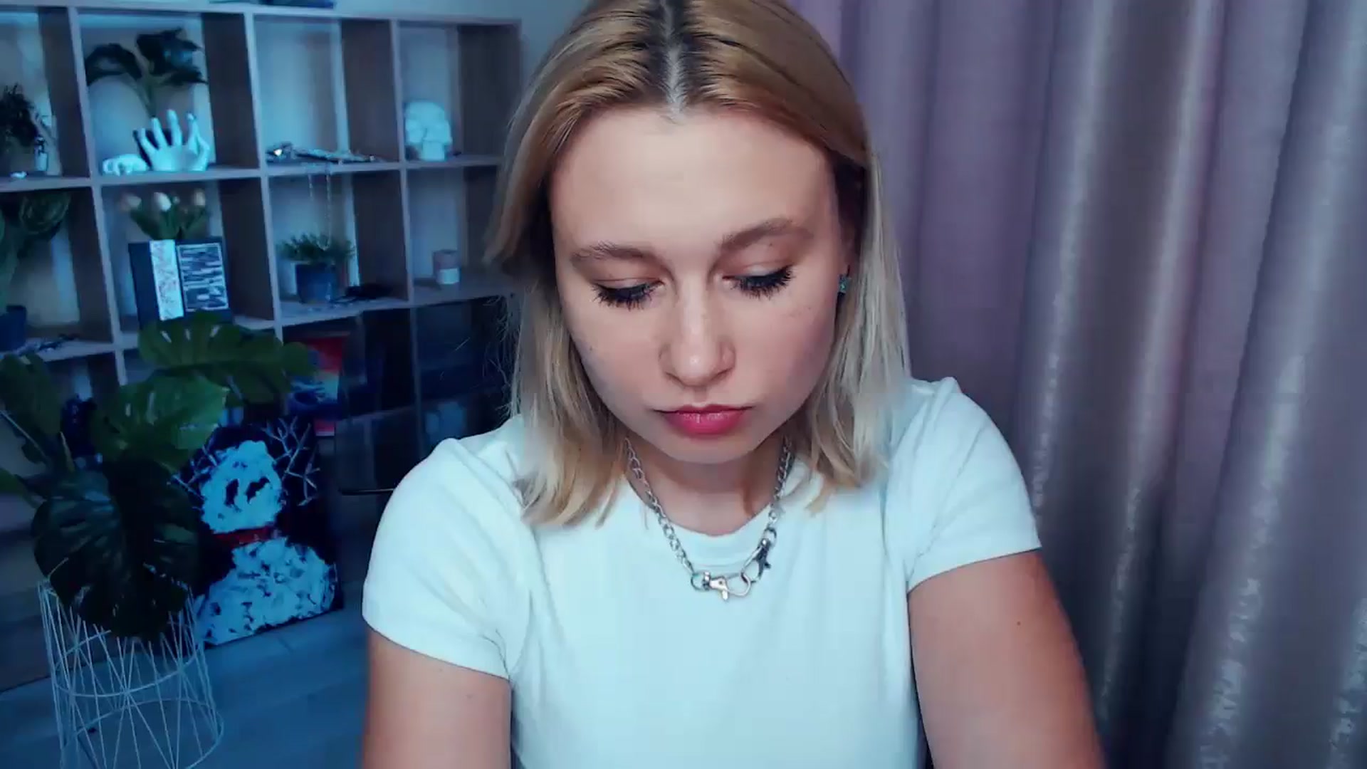 Gallery image thumbnail from Kukla_kolduna's myfreecams stream on, 06/11/2025, 17:06 image 7 of 20
