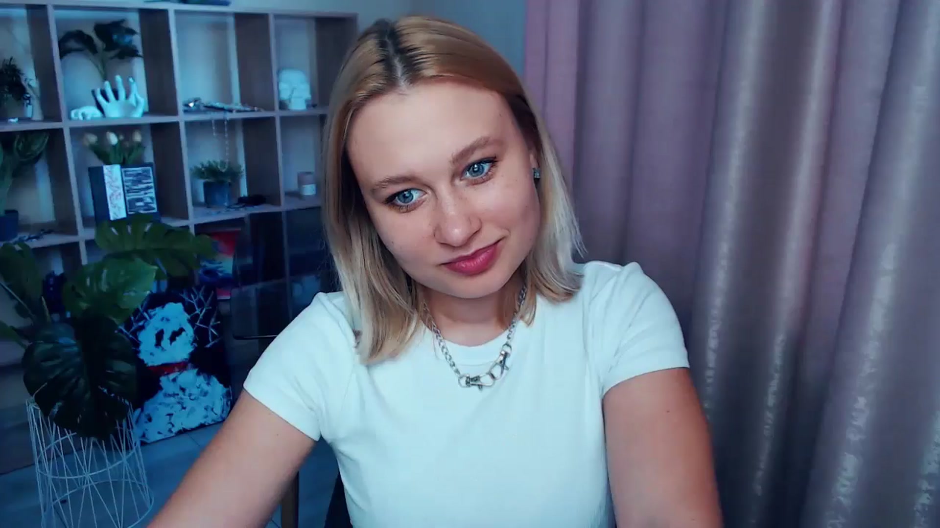 Gallery image thumbnail from Kukla_kolduna's myfreecams stream on, 06/11/2025, 17:06 image 9 of 20