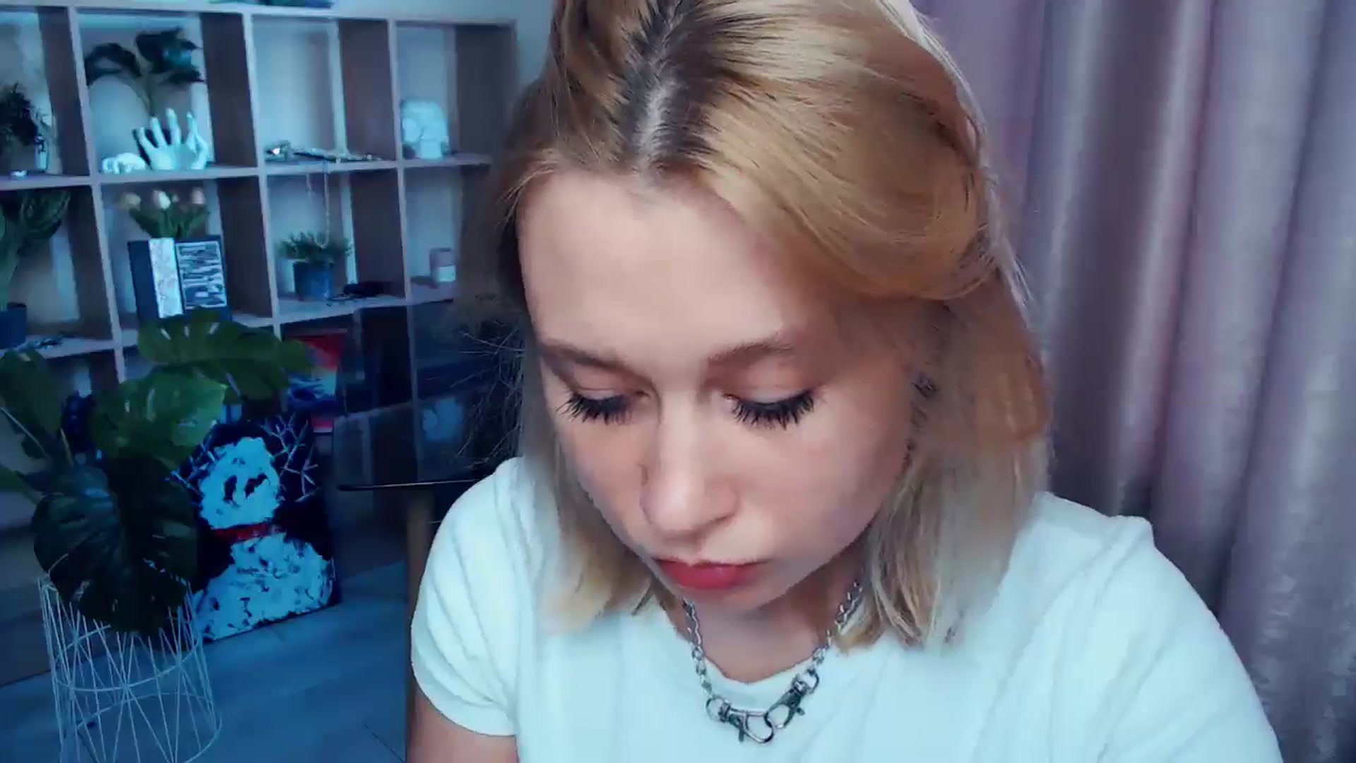 Gallery image thumbnail from Kukla_kolduna's myfreecams stream on, 06/11/2025, 17:06 image 3 of 20